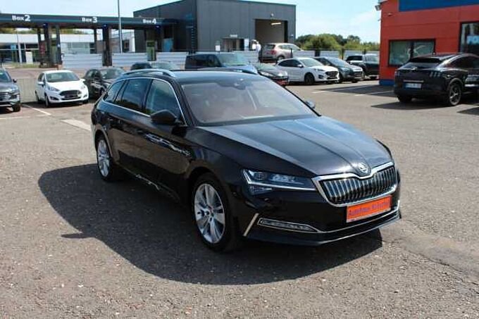 SKODA Superb 1.4l TSI Hybrid Kombi Style+AHK+Business