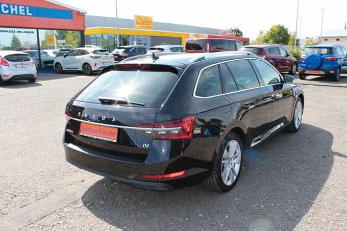 SKODA Superb 1.4l TSI Hybrid Kombi Style+AHK+Business