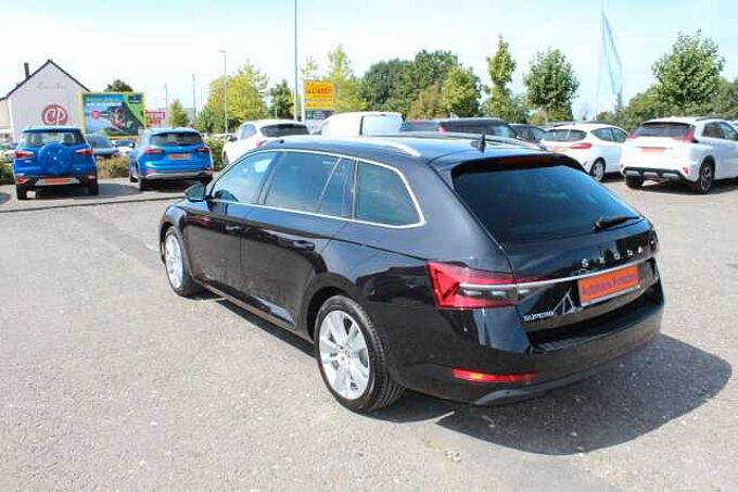 SKODA Superb 1.4l TSI Hybrid Kombi Style+AHK+Business
