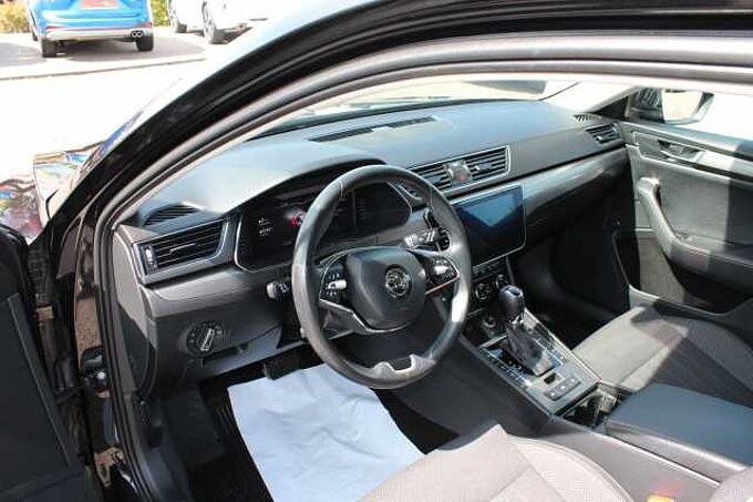 SKODA Superb 1.4l TSI Hybrid Kombi Style+AHK+Business