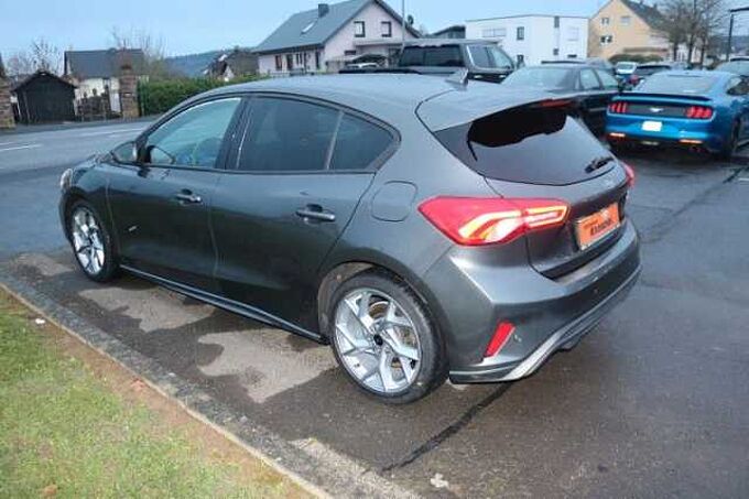 Ford Focus Lim. ST 2.0l Ecobl. +Navi+Winter P. +KeyFree