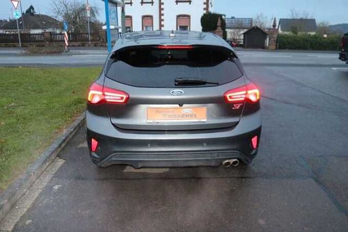 Ford Focus Lim. ST 2.0l Ecobl. +Navi+Winter P. +KeyFree