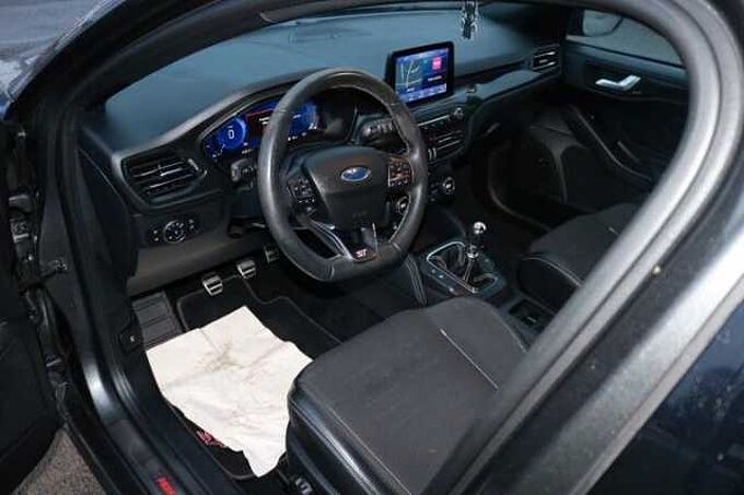 Ford Focus Lim. ST 2.0l Ecobl. +Navi+Winter P. +KeyFree