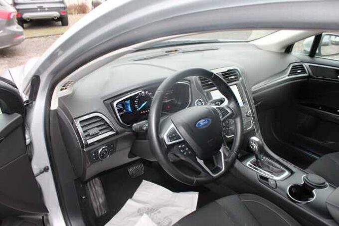 Ford Mondeo Turnier 2.0 Hybrid Titanium*