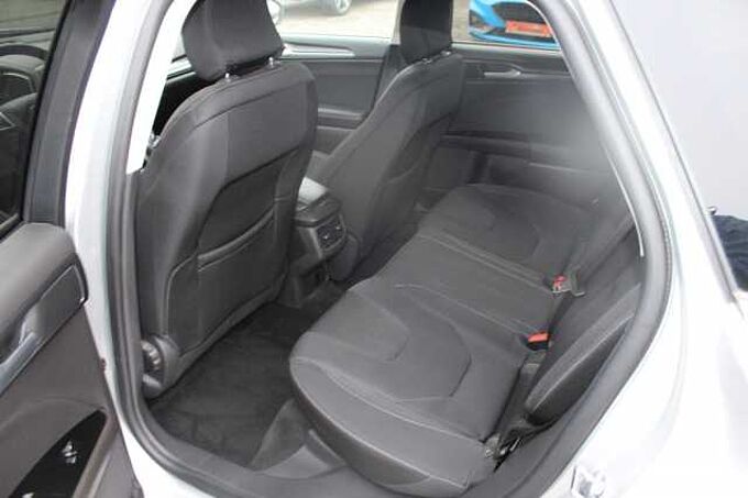 Ford Mondeo Turnier 2.0 Hybrid Titanium*