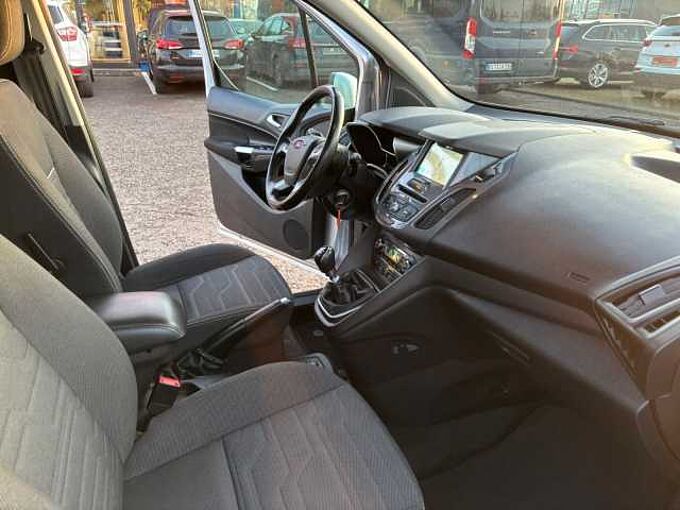 Ford Grand Tourneo 1.5 TDCI Connect Titanium