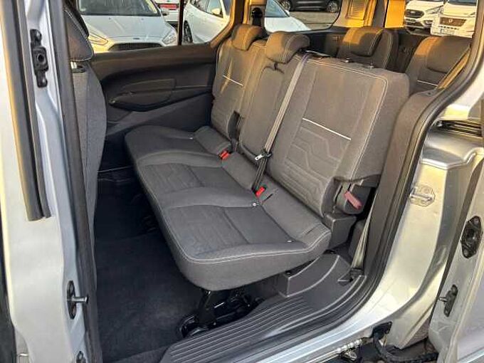 Ford Grand Tourneo 1.5 TDCI Connect Titanium