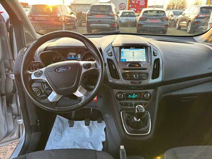 Ford Grand Tourneo 1.5 TDCI Connect Titanium