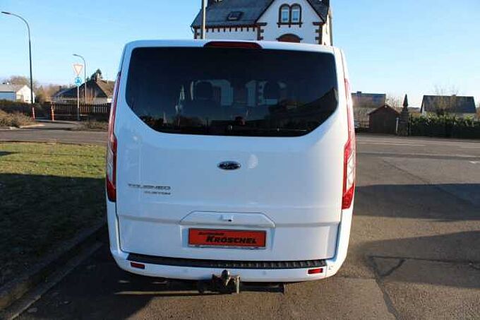 Ford Tourneo Custom 2.0 EcoBl 320 L1 Tit. Auto+AHK