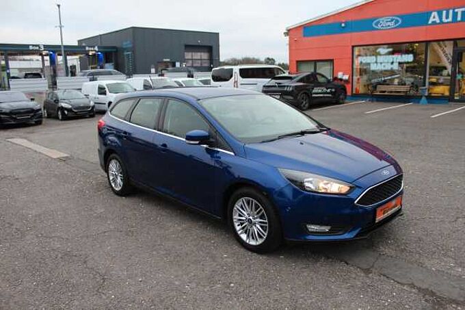Ford Focus Turnier C&C 1.0l Ecob.+AHK+Navi