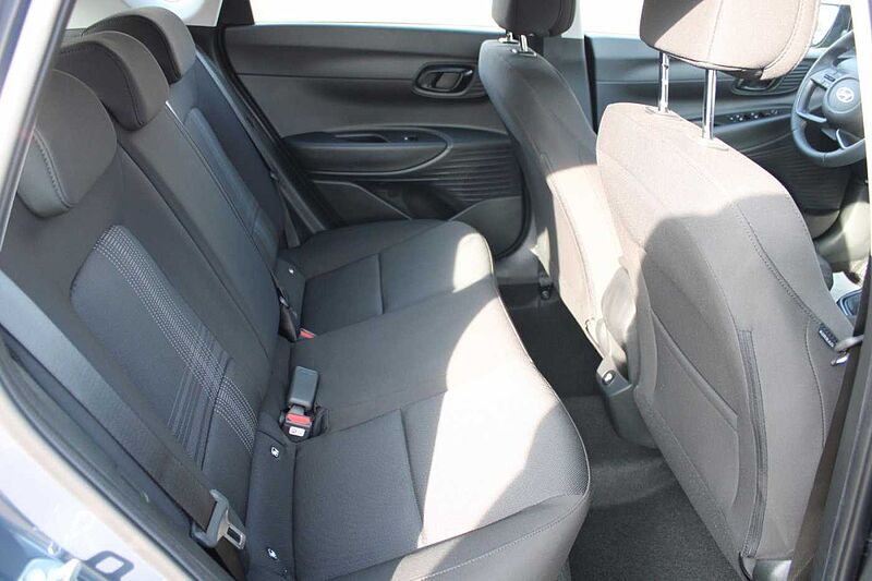 Hyundai BAYON Select 2WD+Navi+Winter P. +Rückfahrkamera