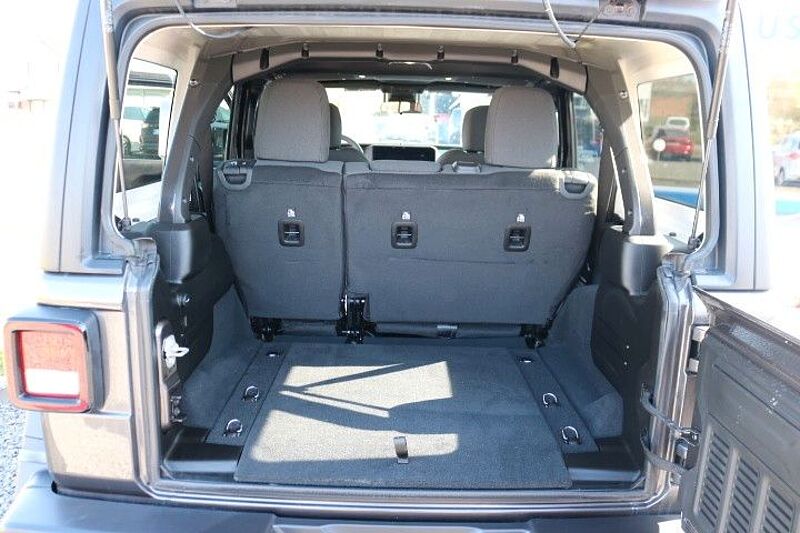 Jeep Wrangler Willys 3.6l VVT 4x4+Audio P. +Top-Zustan