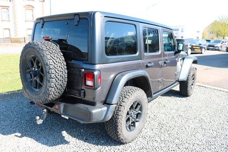 Jeep Wrangler Willys 3.6l VVT 4x4+Audio P. +Top-Zustan