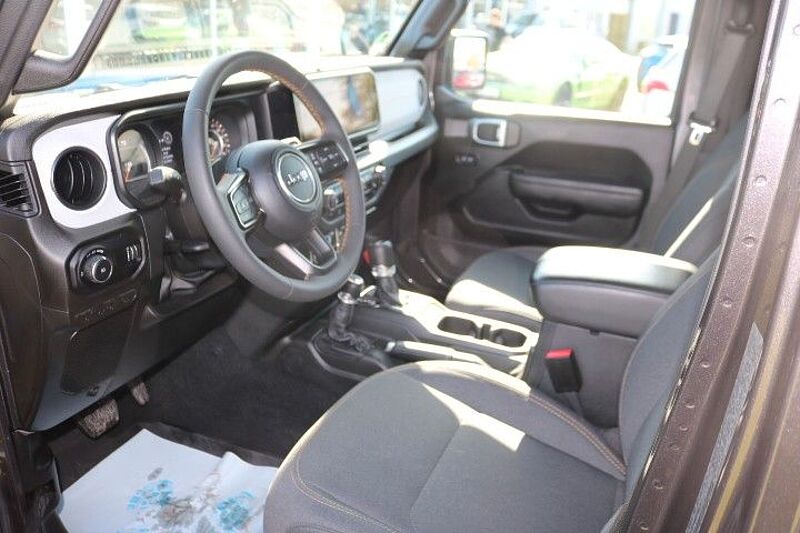 Jeep Wrangler Willys 3.6l VVT 4x4+Audio P. +Top-Zustan