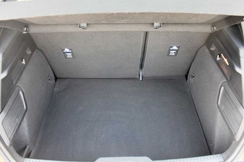 Ford Focus 1.0l Ecob. Lim. ST-Line+Navi+ACC+Winter