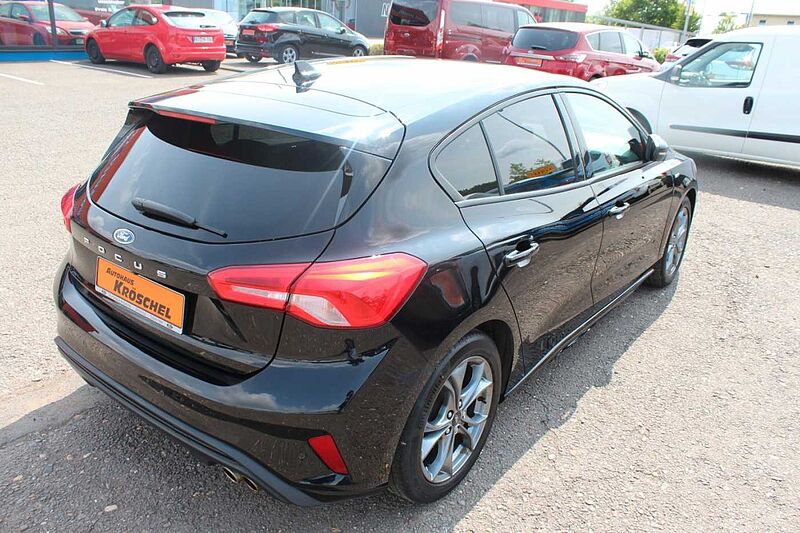 Ford Focus 1.0l Ecob. Lim. ST-Line+Navi+ACC+Winter