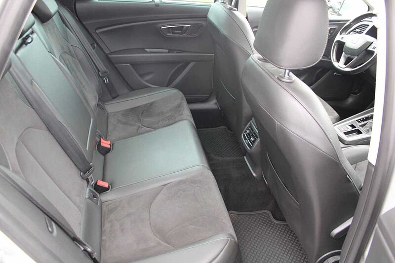 SEAT Leon ST 2.0l TDI Xcellence+WinterP+Navi+Panorama