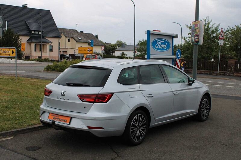SEAT Leon ST 2.0l TDI Xcellence+WinterP+Navi+Panorama