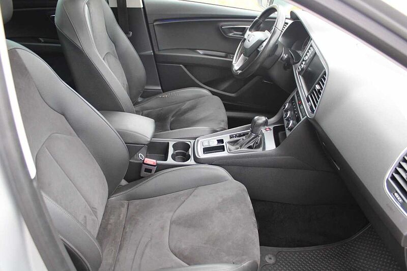 SEAT Leon ST 2.0l TDI Xcellence+WinterP+Navi+Panorama