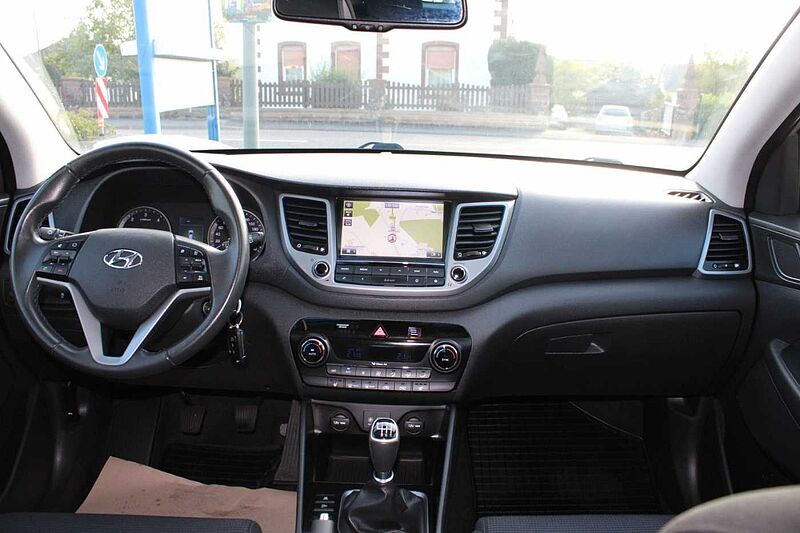 Hyundai Tucson 2.0l CRDi Blue Style 2WD+Navi+Winter P.