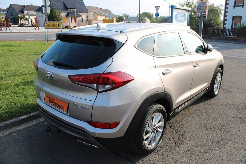 Hyundai Tucson 2.0l CRDi Blue Style 2WD+Navi+Winter P.
