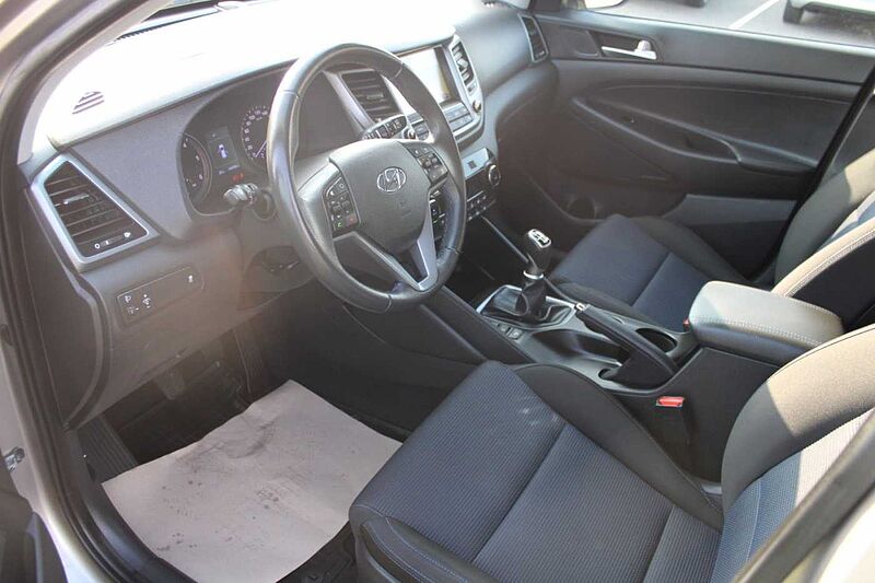 Hyundai Tucson 2.0l CRDi Blue Style 2WD+Navi+Winter P.