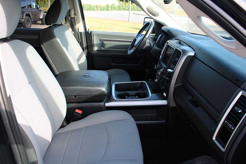 Dodge RAM 1500 Classic, Night Edition, V8, Prins Gas