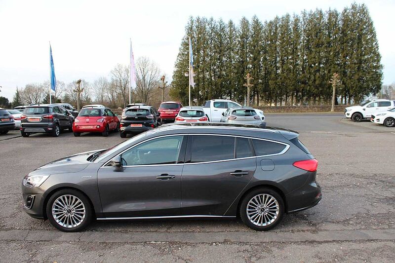 Ford Focus 2.0 Ecobl. Turnier Vignale+Panorama+Winter