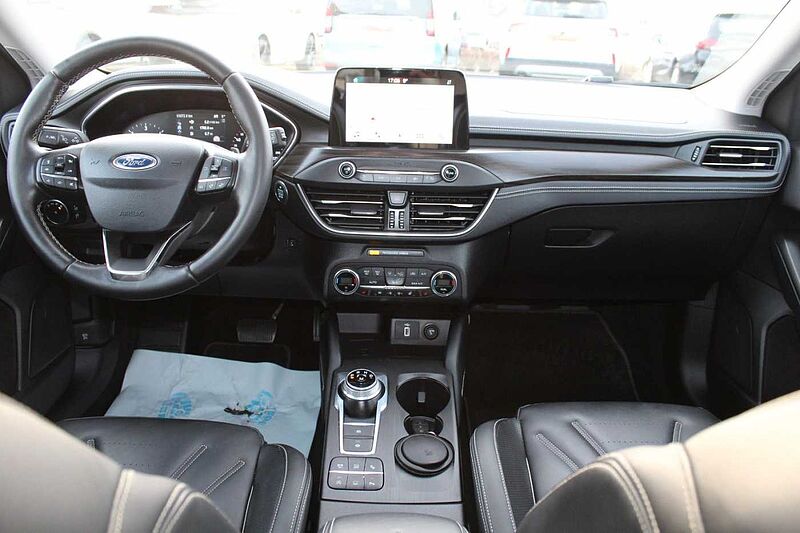 Ford Focus 2.0 Ecobl. Turnier Vignale+Panorama+Winter