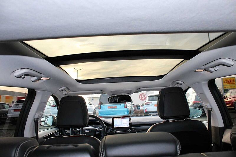 Ford Focus 2.0 Ecobl. Turnier Vignale+Panorama+Winter