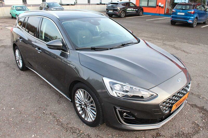 Ford Focus 2.0 Ecobl. Turnier Vignale+Panorama+Winter