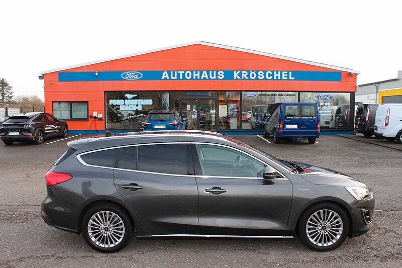 Ford Focus 2.0 Ecobl. Turnier Vignale+Panorama+Winter