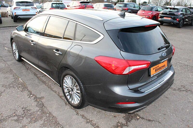 Ford Focus 2.0 Ecobl. Turnier Vignale+Panorama+Winter