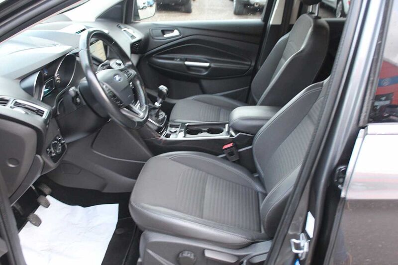 Ford Kuga Titanium 2.0 TDCi 4x4*AHK*KAMERA