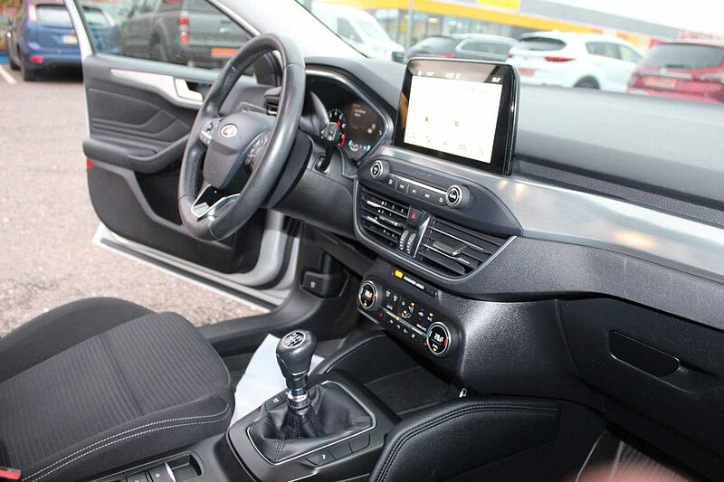 Ford Focus Turnier 1.5 Ecob. Titanium*AHK*KAMERA