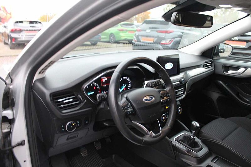 Ford Focus Turnier 1.5 Ecob. Titanium*AHK*KAMERA