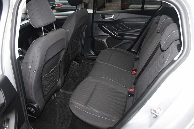 Ford Focus Turnier 1.5 Ecob. Titanium*AHK*KAMERA