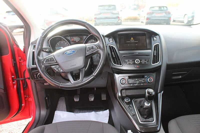 Ford Focus Turnier 2.0 TDCI Titanium*KAMERA*NAVI*ACC