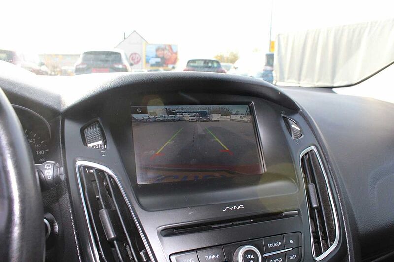 Ford Focus Turnier 2.0 TDCI Titanium*KAMERA*NAVI*ACC