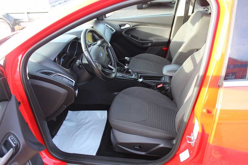 Ford Focus Turnier 2.0 TDCI Titanium*KAMERA*NAVI*ACC