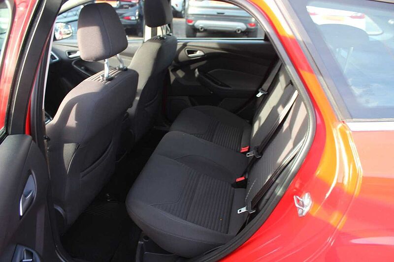 Ford Focus Turnier 2.0 TDCI Titanium*KAMERA*NAVI*ACC