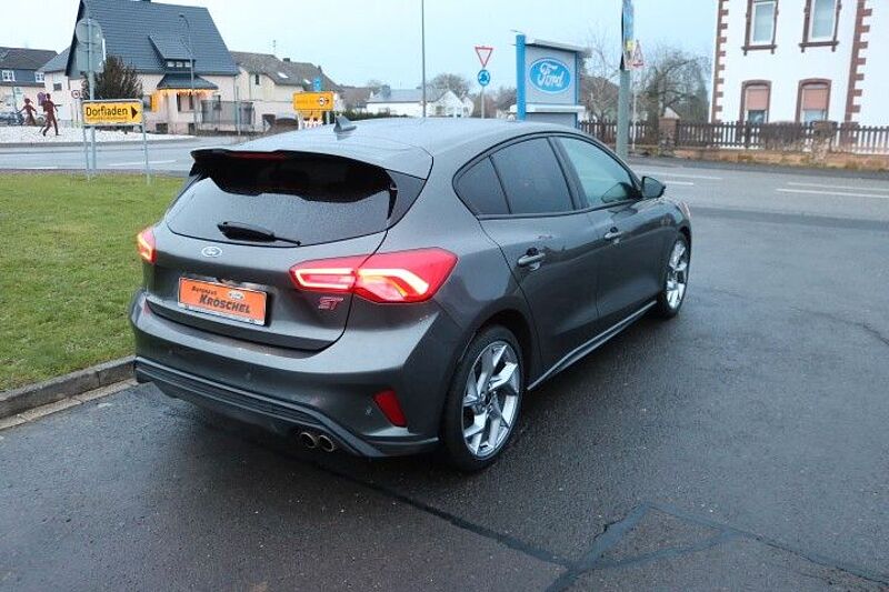Ford Focus Lim. ST 2.0l Ecobl. +Navi+Winter P. +KeyFree