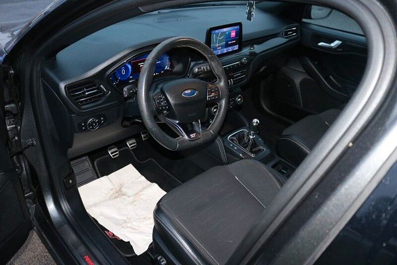 Ford Focus Lim. ST 2.0l Ecobl. +Navi+Winter P. +KeyFree