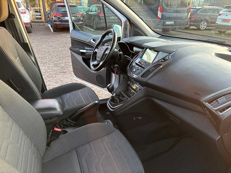 Ford Grand Tourneo 1.5 TDCI Connect Titanium