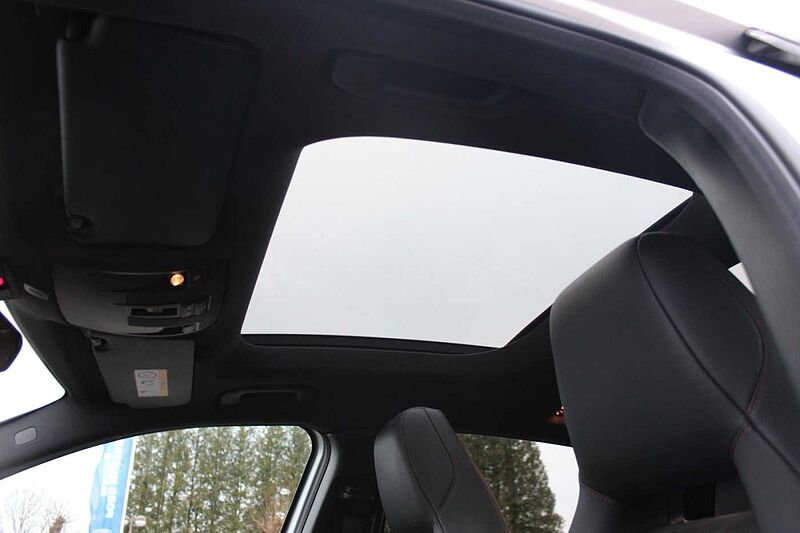 Mercedes-Benz GLA 250 4Matic+Panorama+Navi