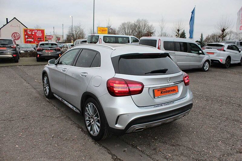 Mercedes-Benz GLA 250 4Matic+Panorama+Navi