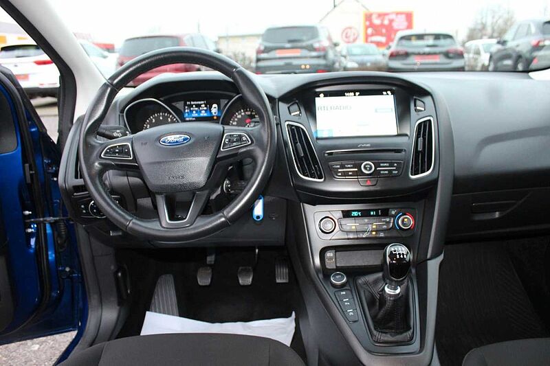 Ford Focus Turnier C&C 1.0l Ecob. +AHK+Navi