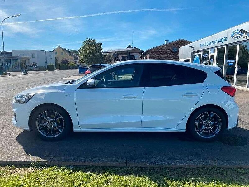 Ford Focus Lim. 1.0 Ecob. mHev ST-Line+LED+KAMERA