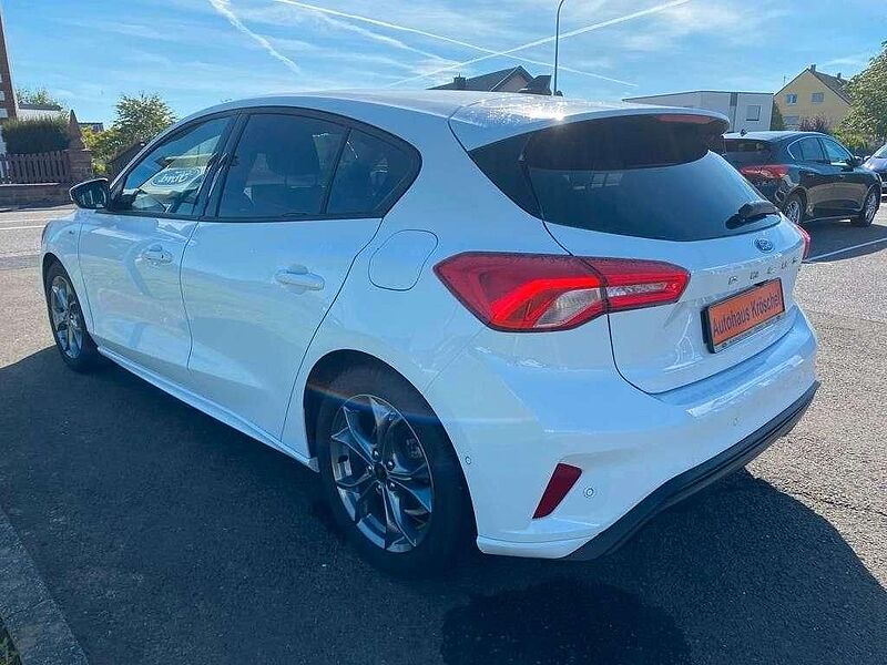 Ford Focus Lim. 1.0 Ecob. mHev ST-Line+LED+KAMERA